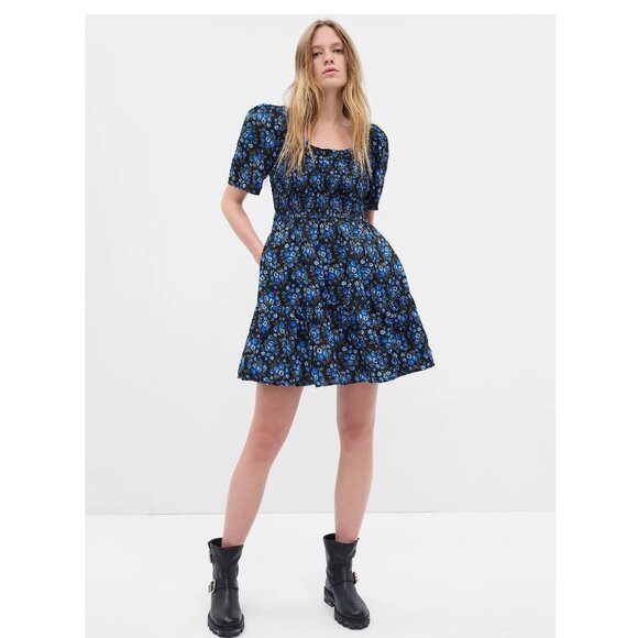 NWT - Feminine & Flirty Black GAP Blue Floral Smocked Mini Dress with Pockets - Picture 1 of 5